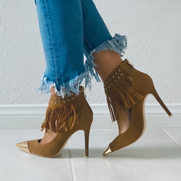 NIB Tan Fringe Studded Cap Toe Stiletto Heel Pump - Picture 2 of 8
